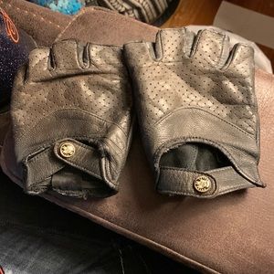 Ladies fingerless gloves